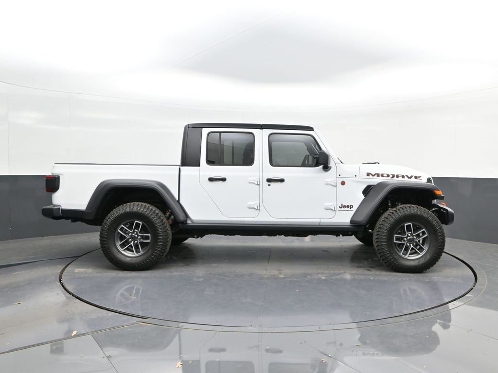Used 2025 Jeep Gladiator Mojave w/ Convenience Group image 24