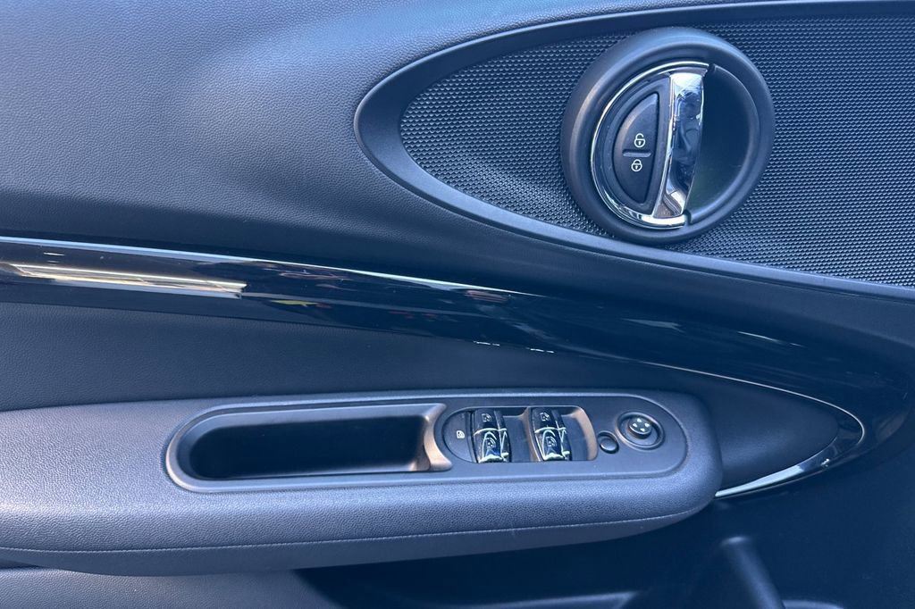 Used 2022 MINI Cooper Clubman S image 11