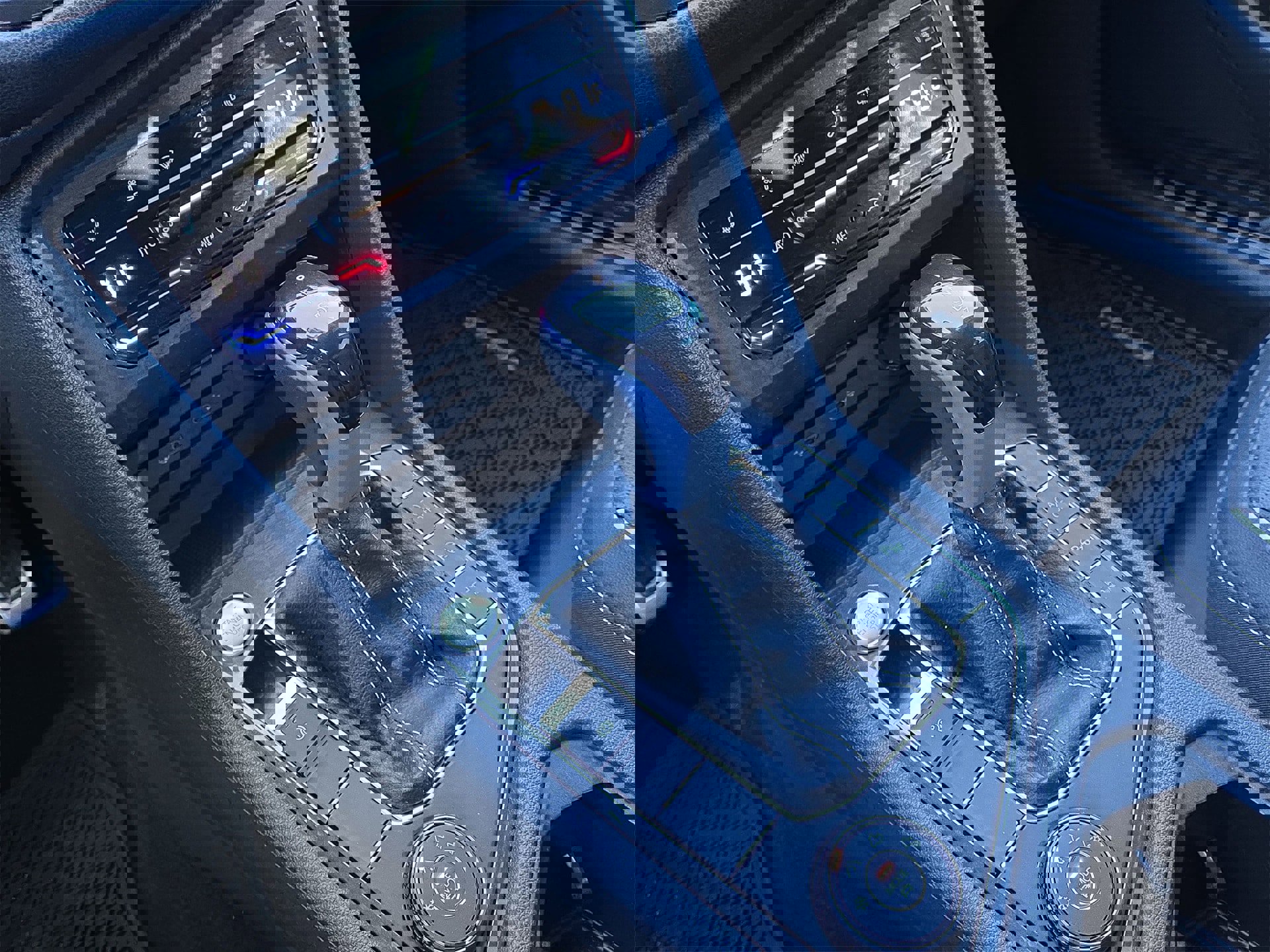 Used 2024 Volkswagen Tiguan SEL R-Line w/ MDO Package, Two-Row image 22