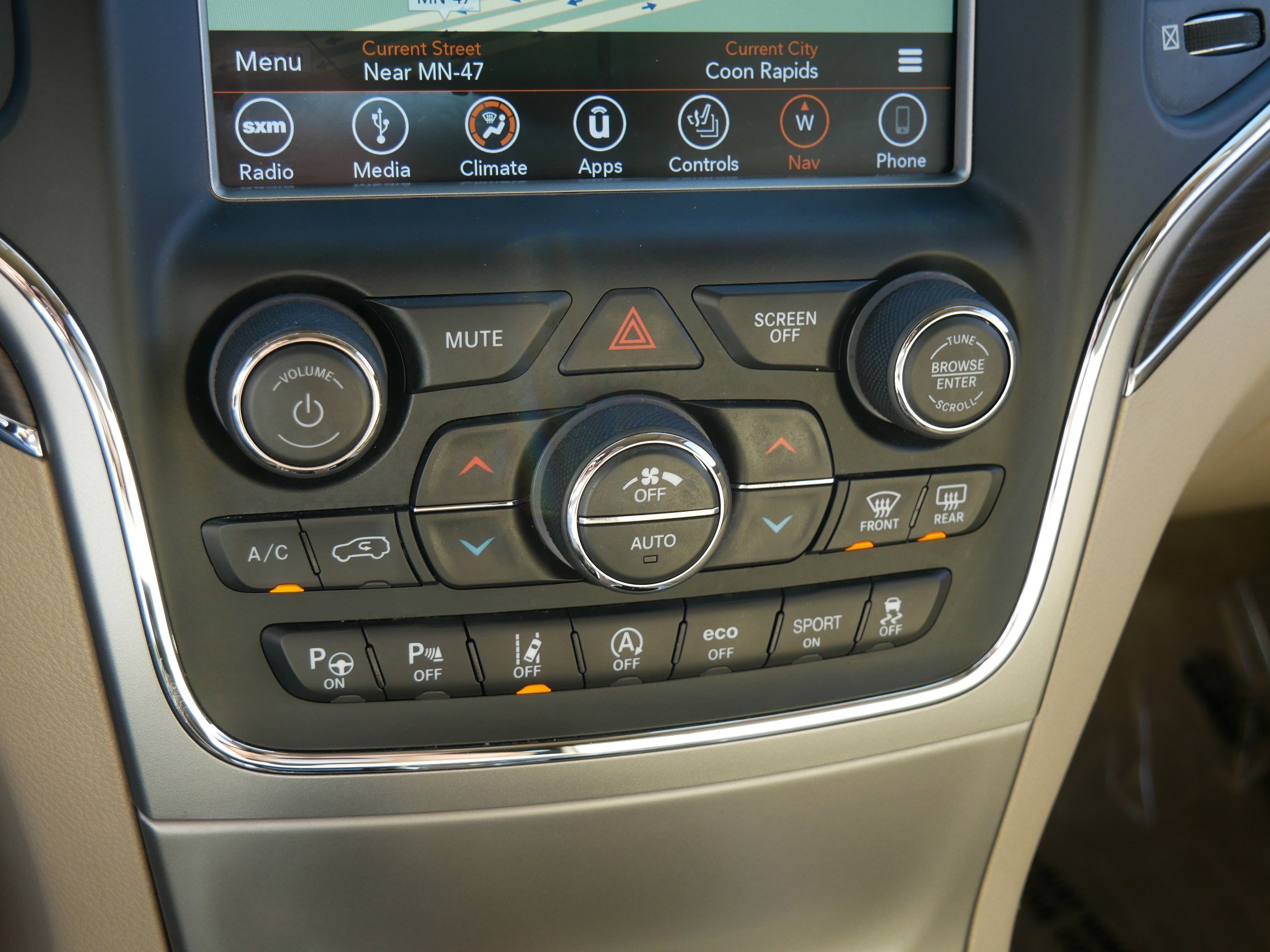 Used 2018 Jeep Grand Cherokee Overland AWD/4WD image 23