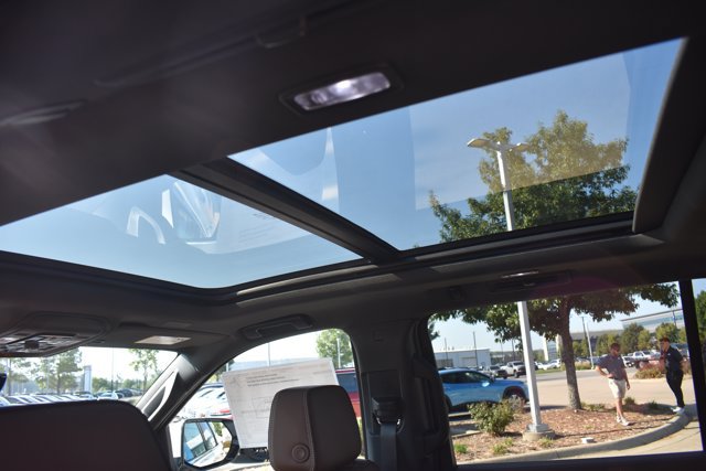 New 2026 Chevrolet Suburban High Country w/ Sun And Tow Package AWD/4WD image 19