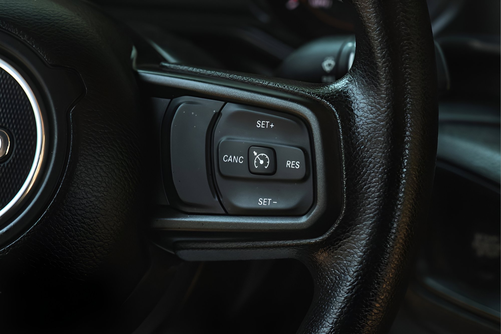 Used 2024 Jeep Gladiator Sport image 32