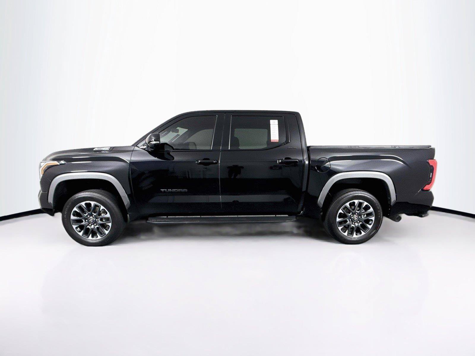 Used 2025 Toyota Tundra Limited AWD/4WD image 14