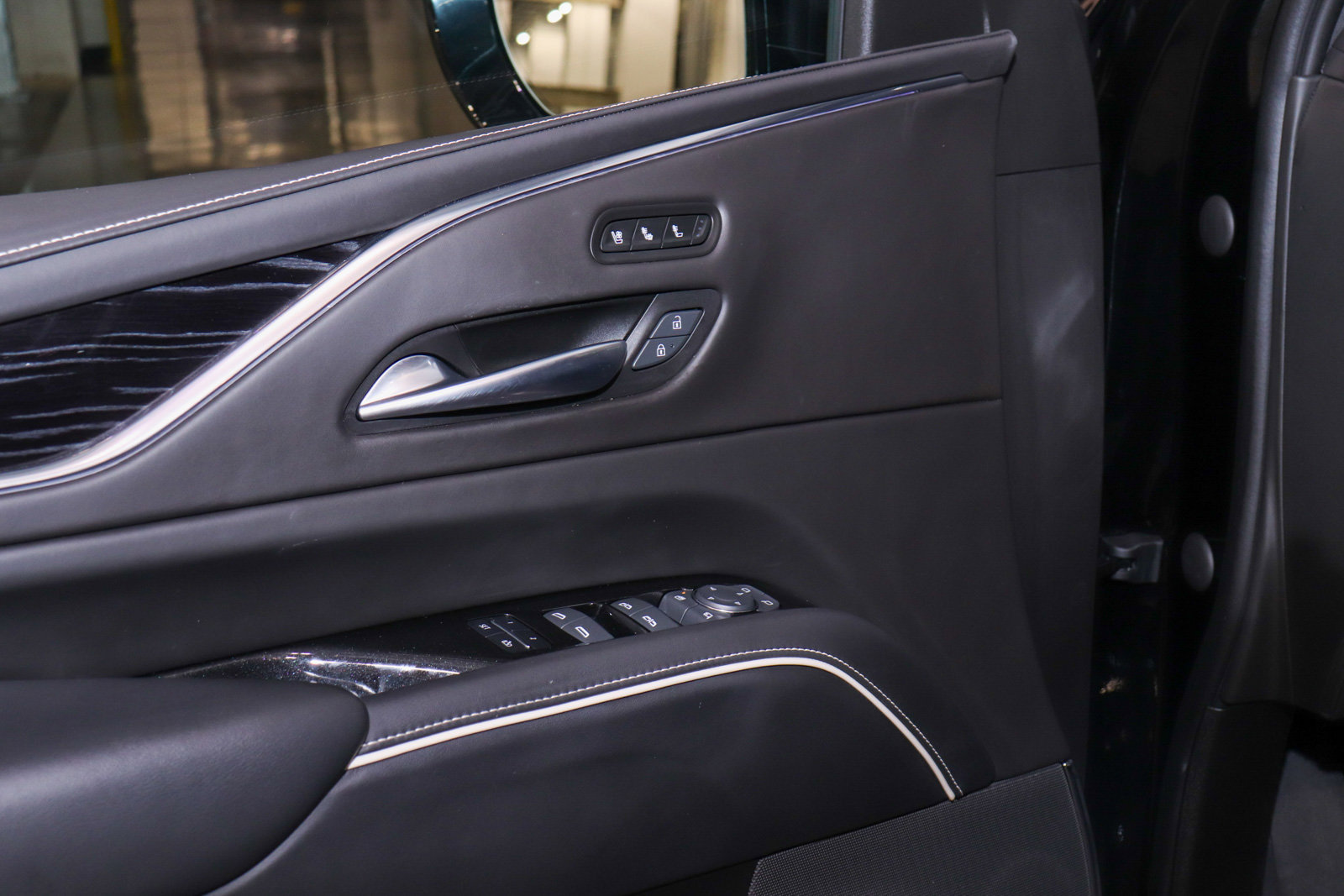 Used 2023 Cadillac Escalade V image 10