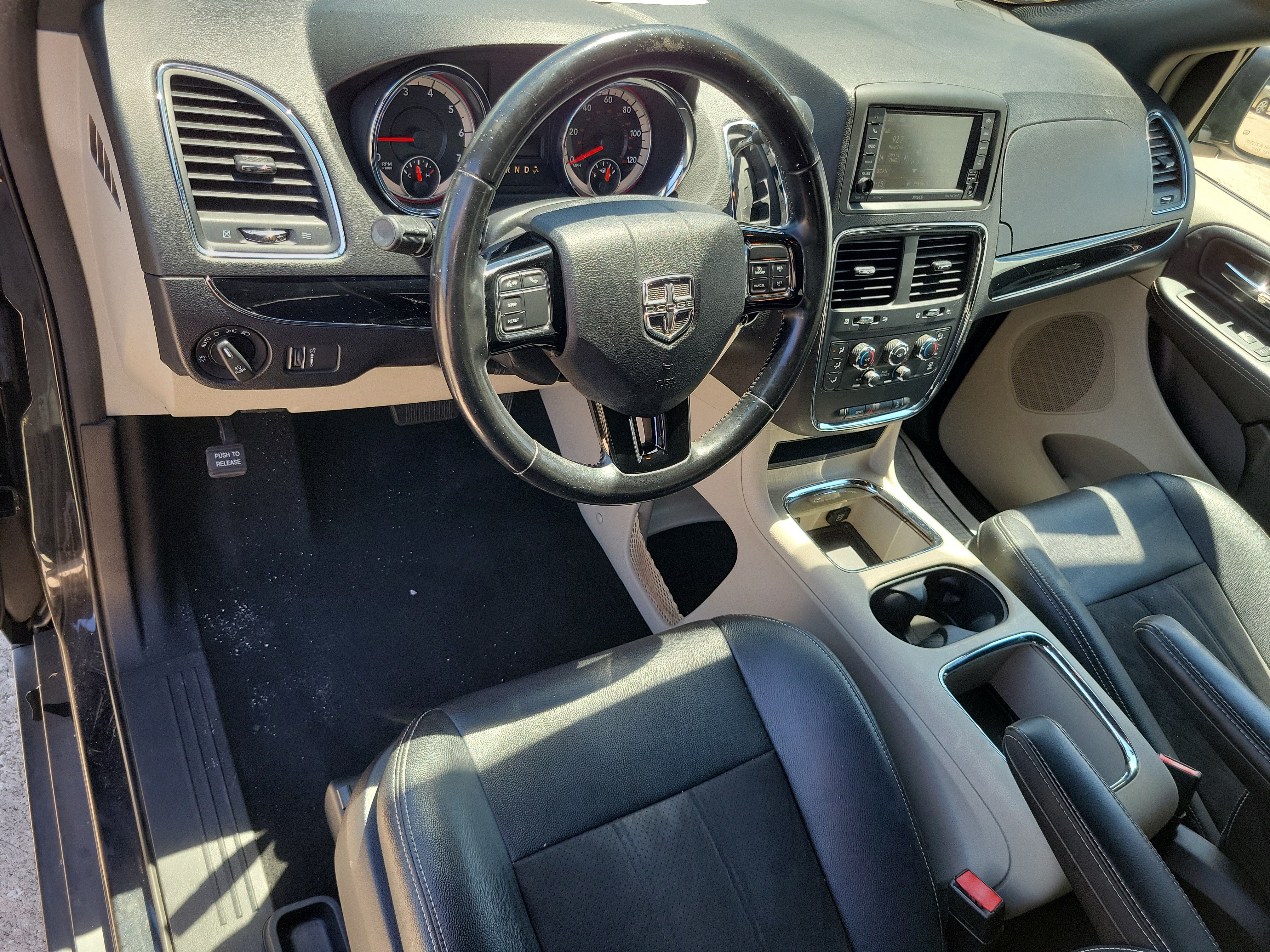 Used 2019 Dodge Grand Caravan SXT FWD image 13