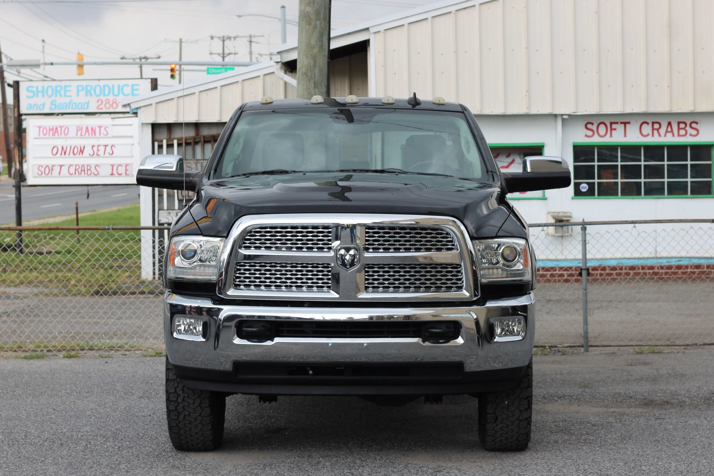 Used 2015 RAM 2500 Laramie AWD/4WD image 2