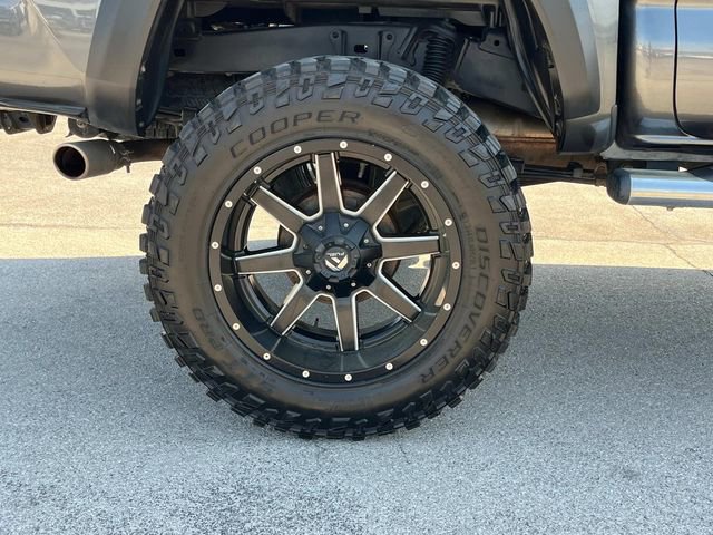 Used 2017 Toyota Tacoma TRD Sport image 36