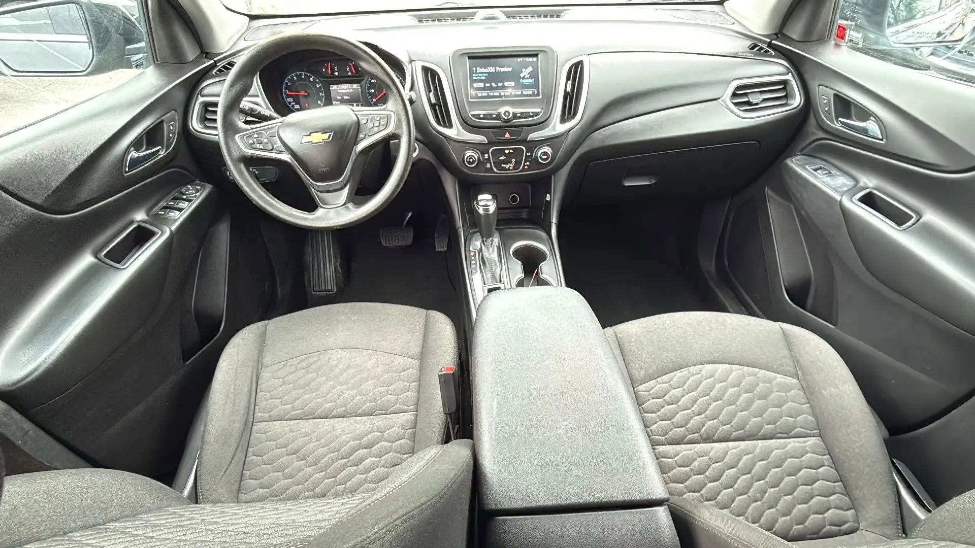 Used 2018 Chevrolet Equinox LT image 30