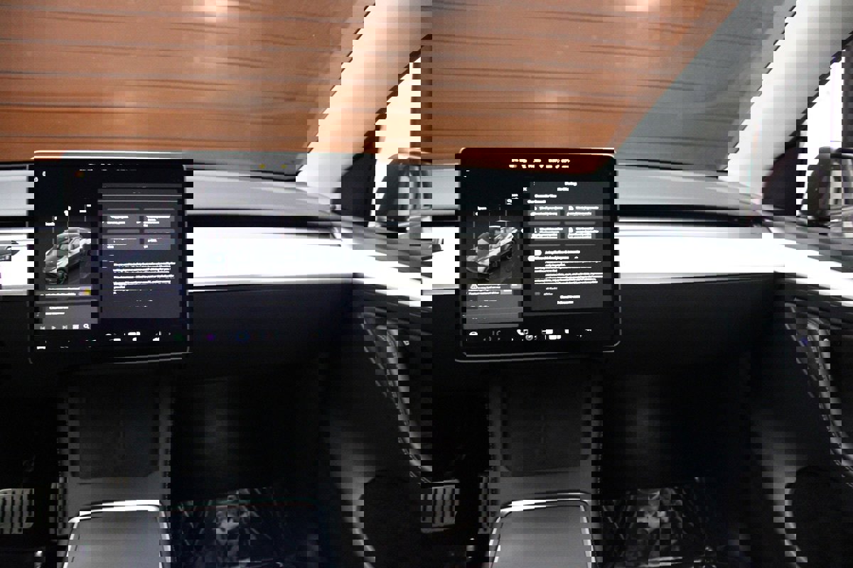 Used 2023 Tesla Model Y Performance image 29