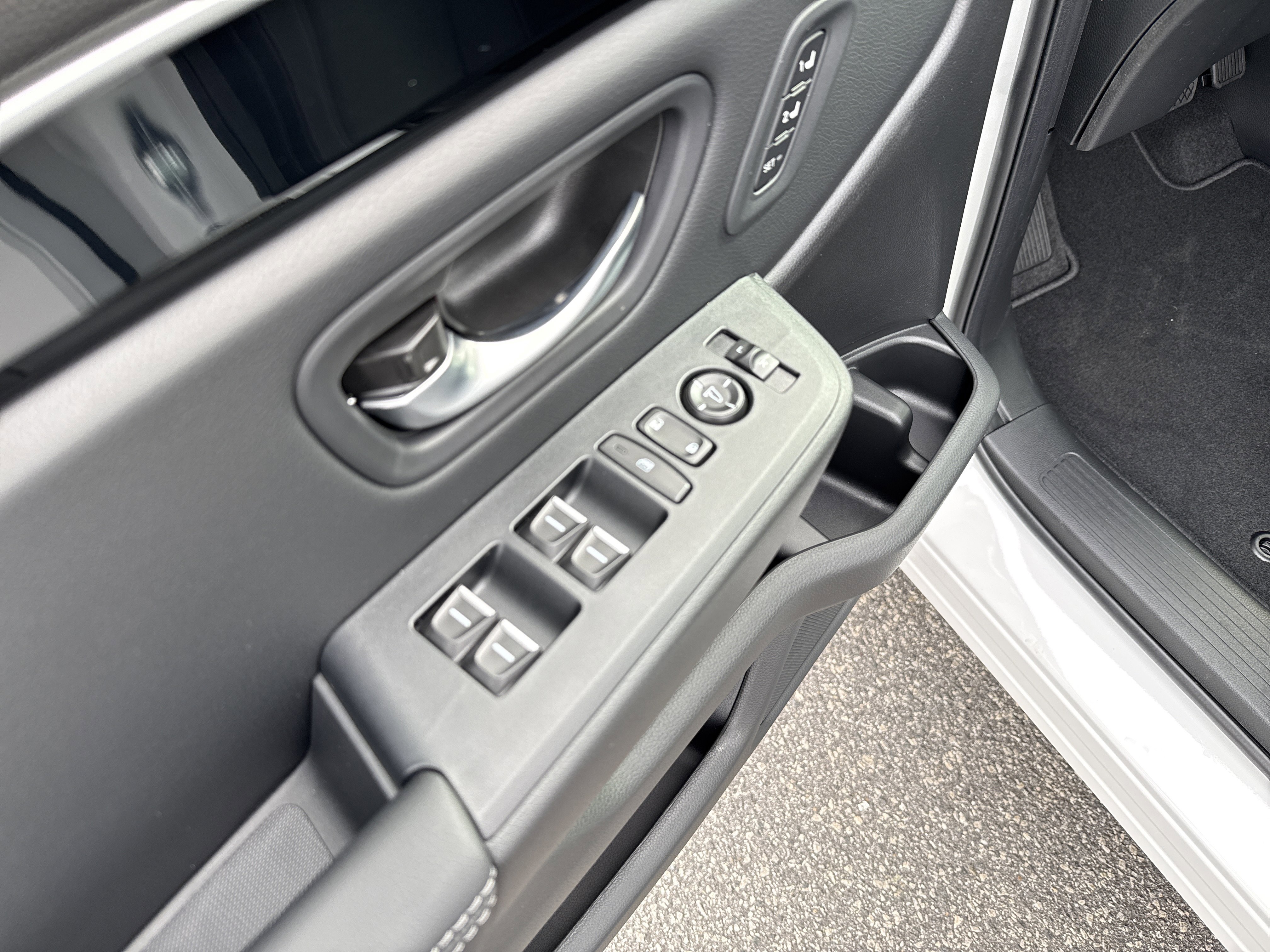 New 2025 Honda Pilot Touring image 13