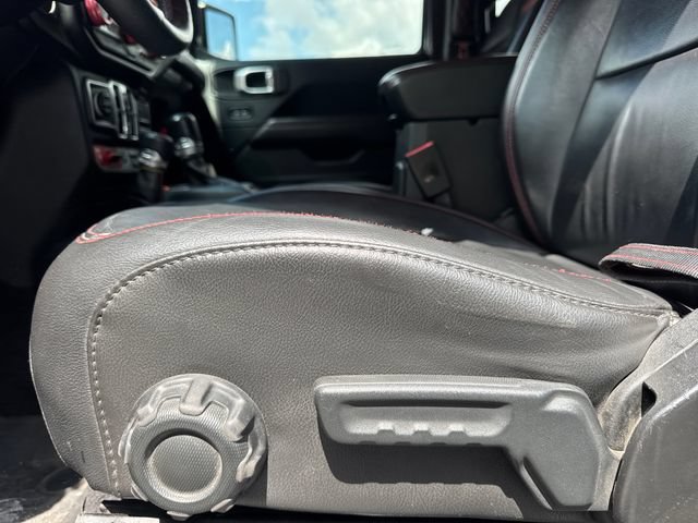 Used 2018 Jeep Wrangler Unlimited Rubicon w/ Dual Top Group AWD/4WD image 14