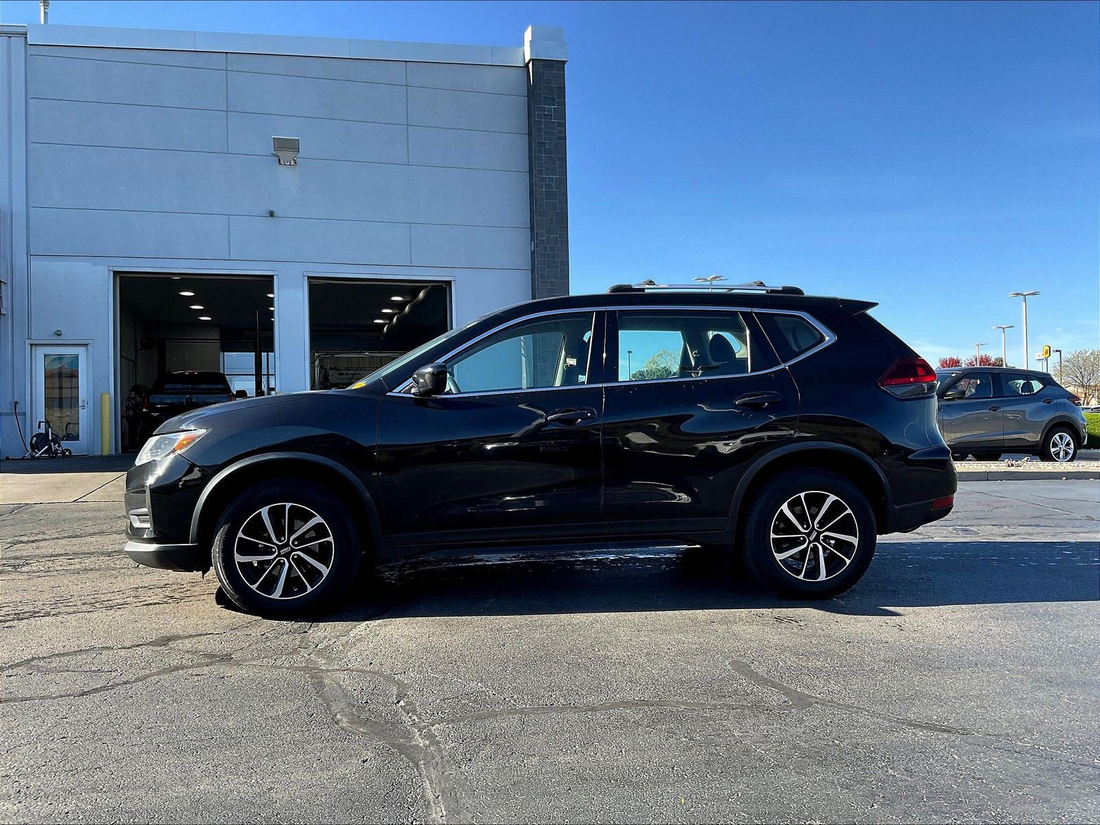 Used 2018 Nissan Rogue S AWD/4WD image 5