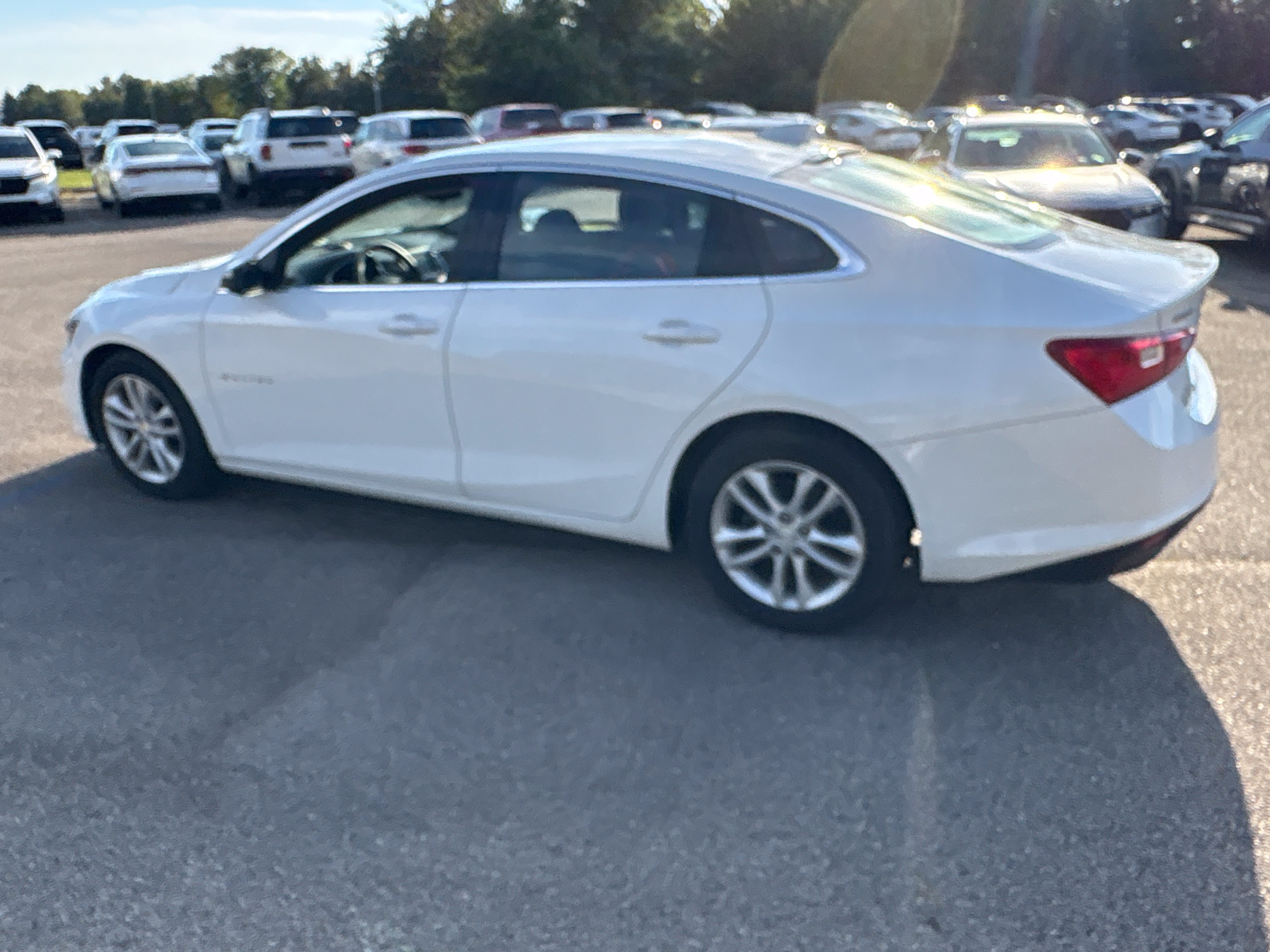 Used 2016 Chevrolet Malibu LT FWD image 21