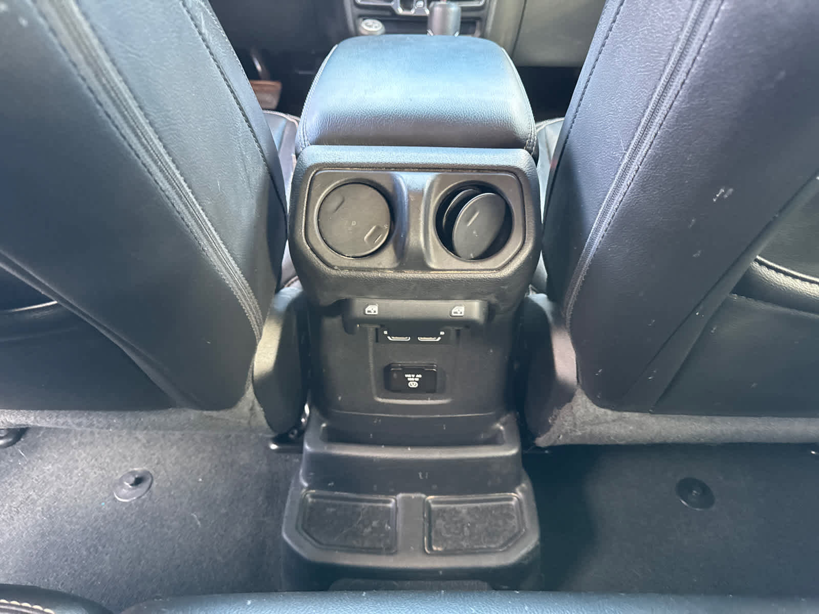 Used 2022 Jeep Wrangler Unlimited Sahara w/ Cold Weather Group image 31