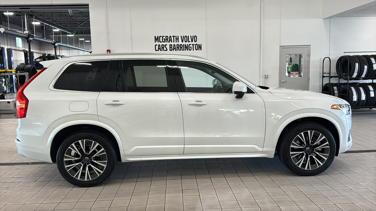 Used 2022 Volvo XC90 T6 Momentum w/ Advanced Package AWD/4WD image 4