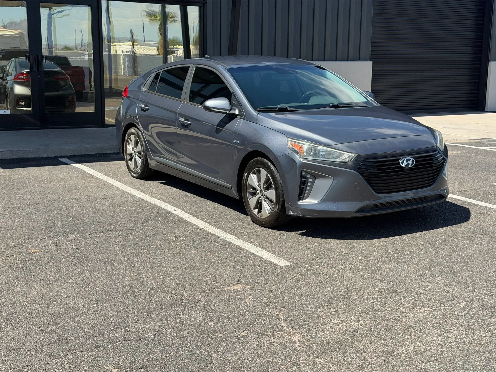 Used 2019 Hyundai Ioniq Plug-In Hybrid FWD image 11