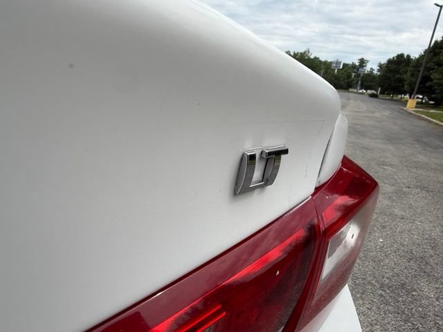 Used 2018 Chevrolet Malibu LT FWD image 9