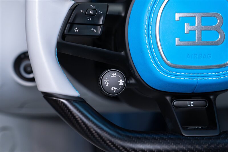 Used 2022 Bugatti Chiron Super Sport AWD/4WD image 65