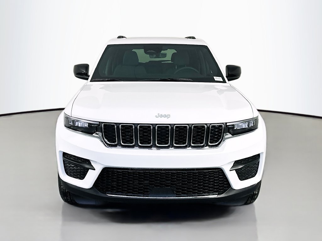 New 2026 Jeep Grand Cherokee Laredo X RWD image 2
