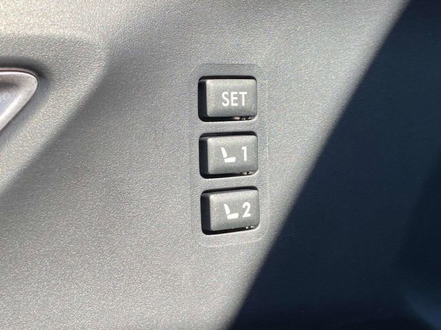 Used 2023 Subaru Ascent Limited image 22