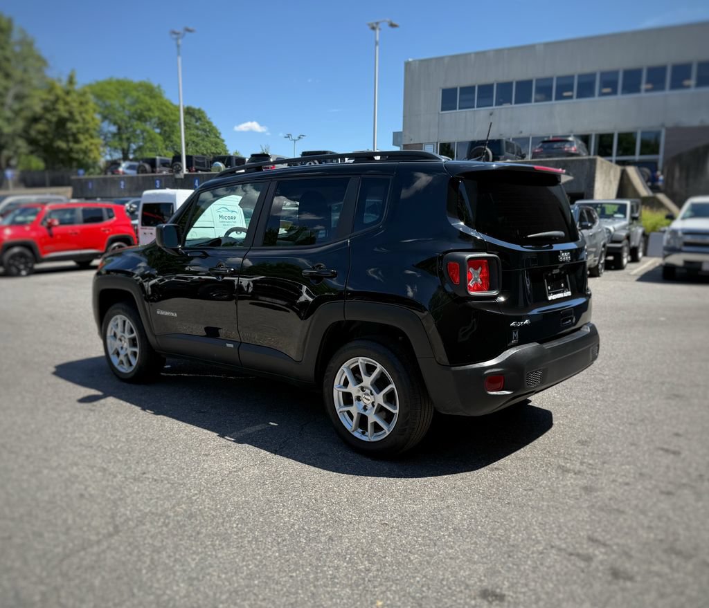 Used 2023 Jeep Renegade Latitude w/ Premium Group AWD/4WD image 12