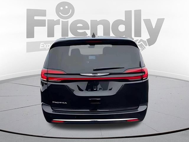New 2026 Chrysler Pacifica Select FWD image 6