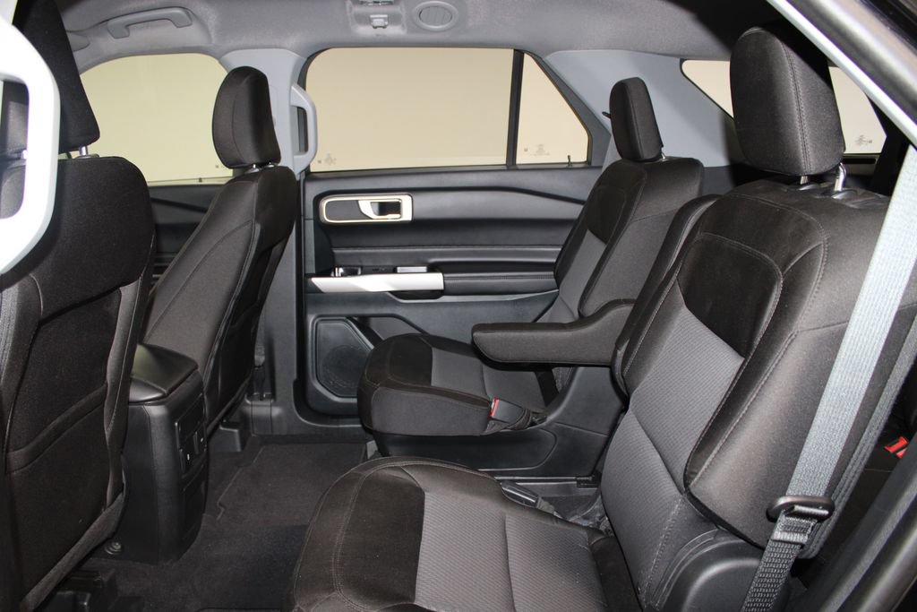 Used 2023 Ford Explorer XLT AWD/4WD image 23
