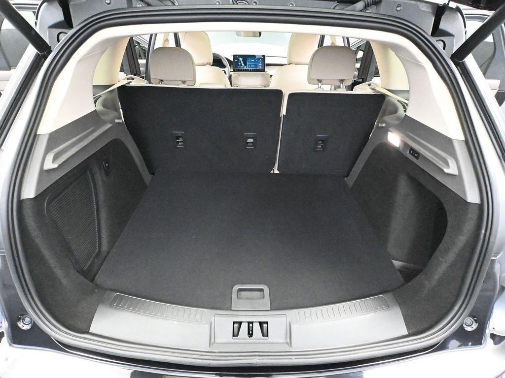 Used 2024 Lincoln Corsair AWD w/ Equipment Group 101A image 43