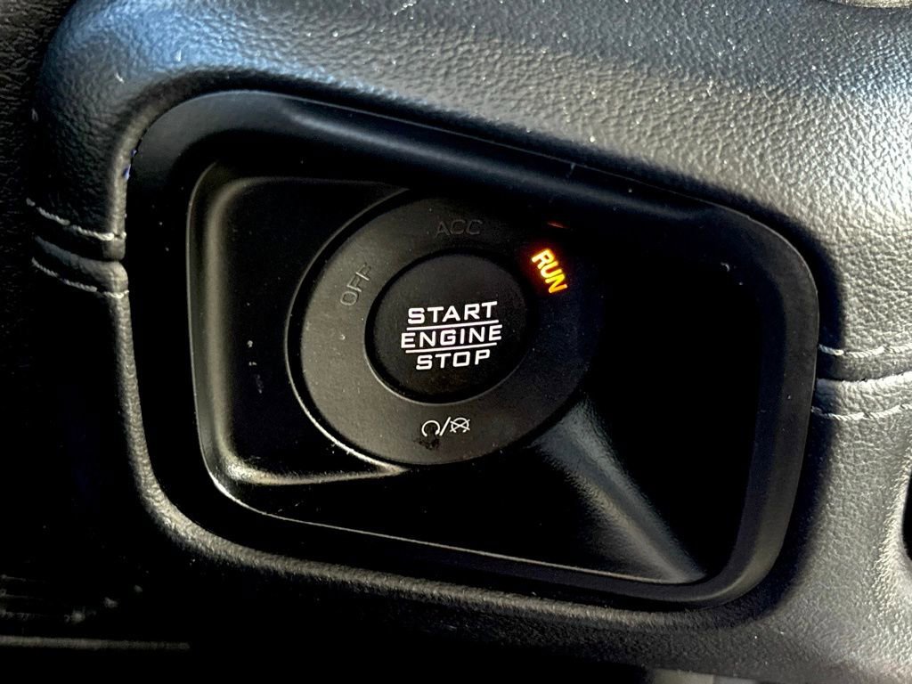 Used 2024 Jeep Gladiator Mojave w/ Technology Group image 22