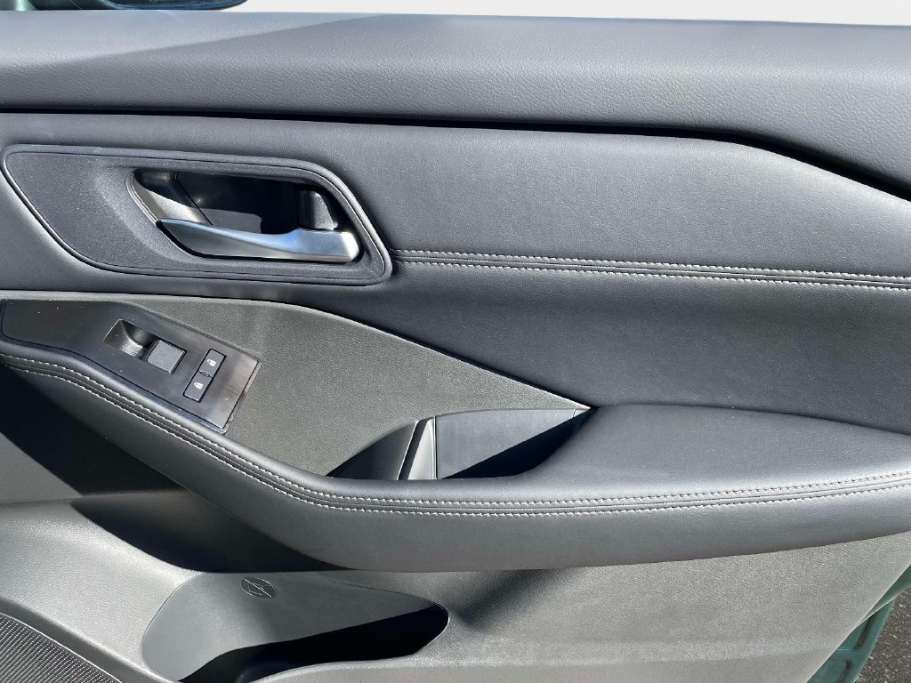 New 2027 Nissan Rogue Dark Armor FWD image 9