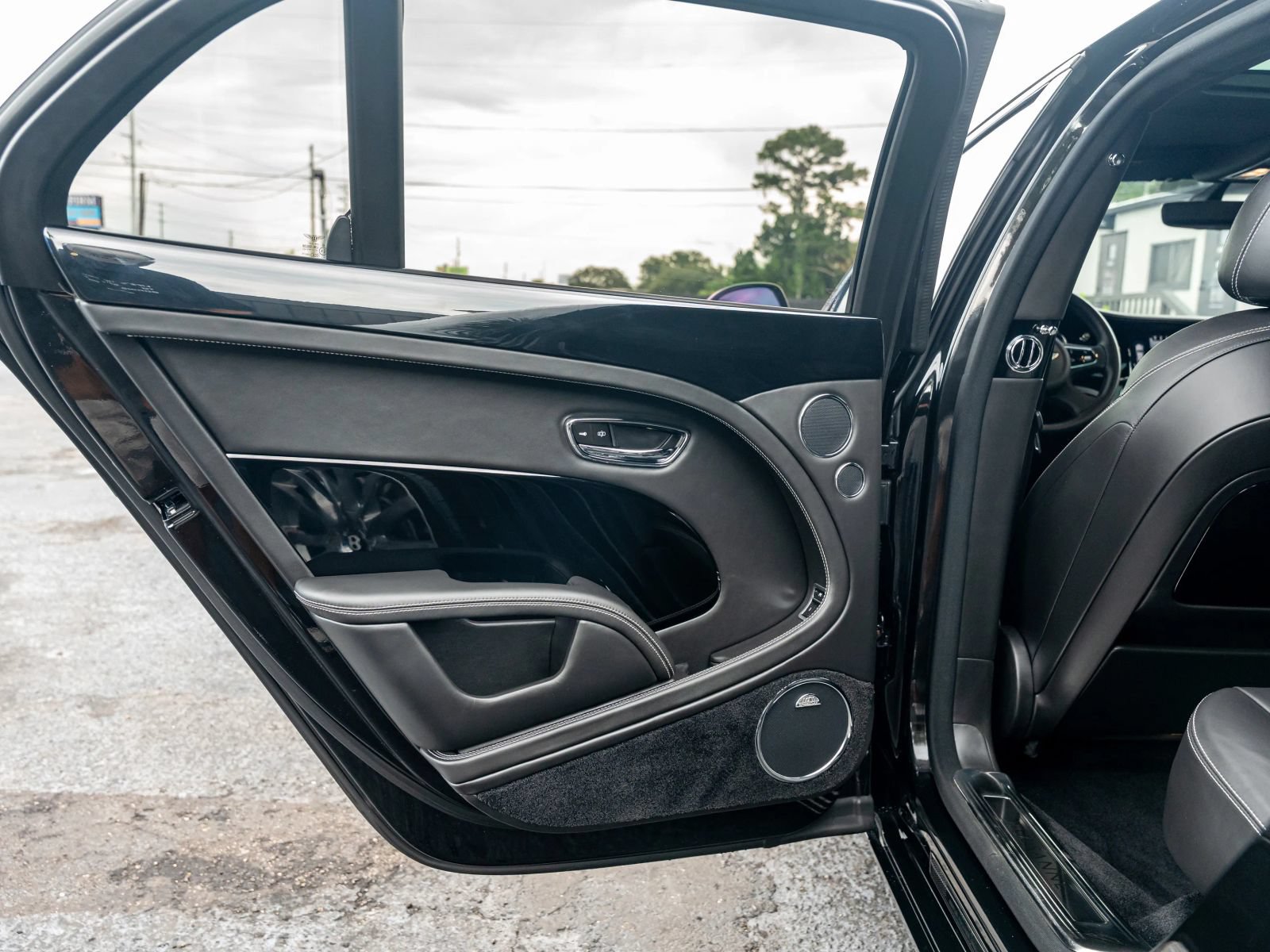 Used 2017 Bentley Mulsanne RWD image 47