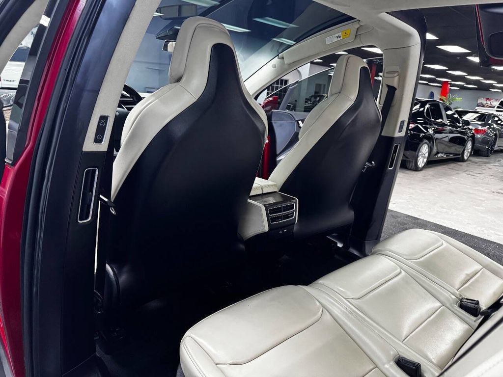 Used 2017 Tesla Model X 75D image 44