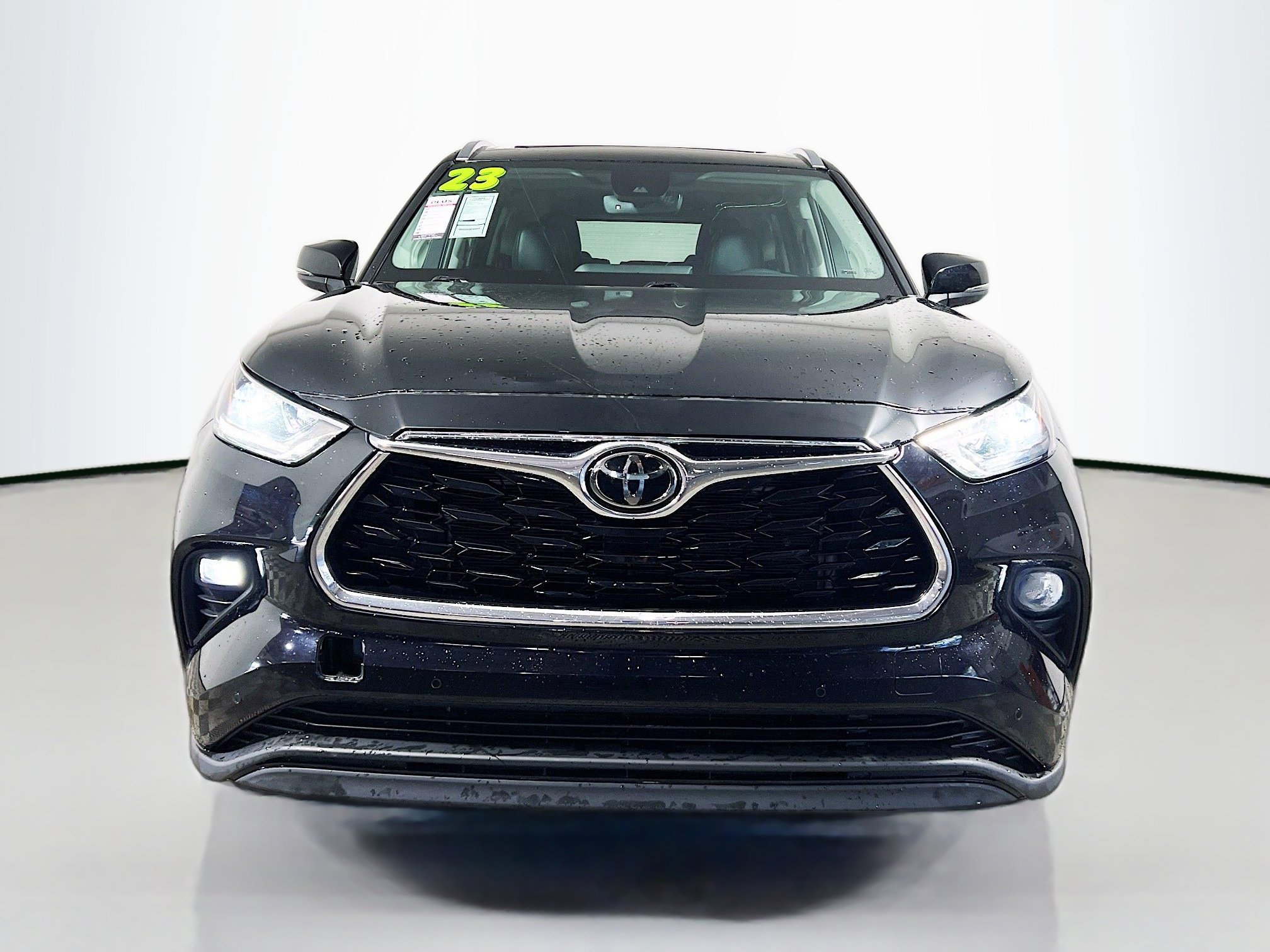 Used 2023 Toyota Highlander Limited image 11