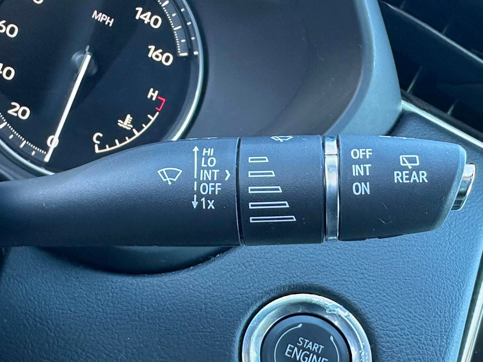 Used 2020 Cadillac XT4 Luxury w/ Cold Weather Package image 18