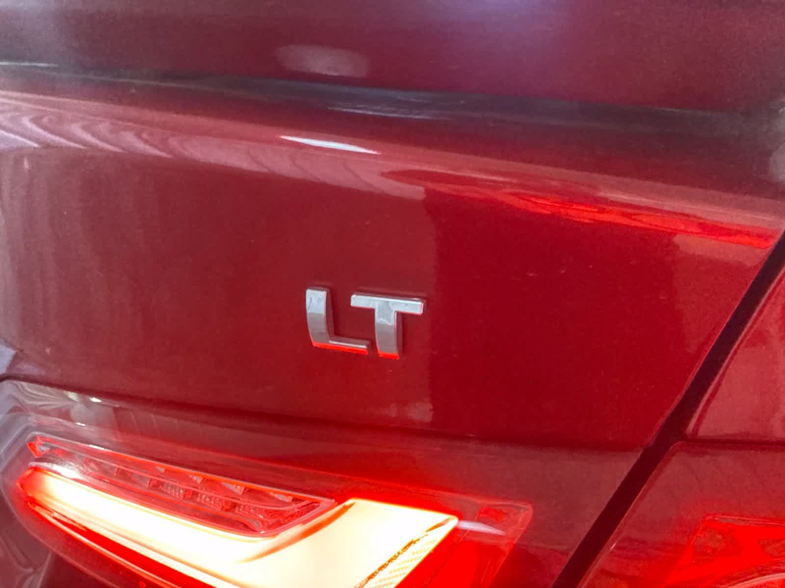Used 2021 Chevrolet Malibu LT w/ Leather Package FWD image 13
