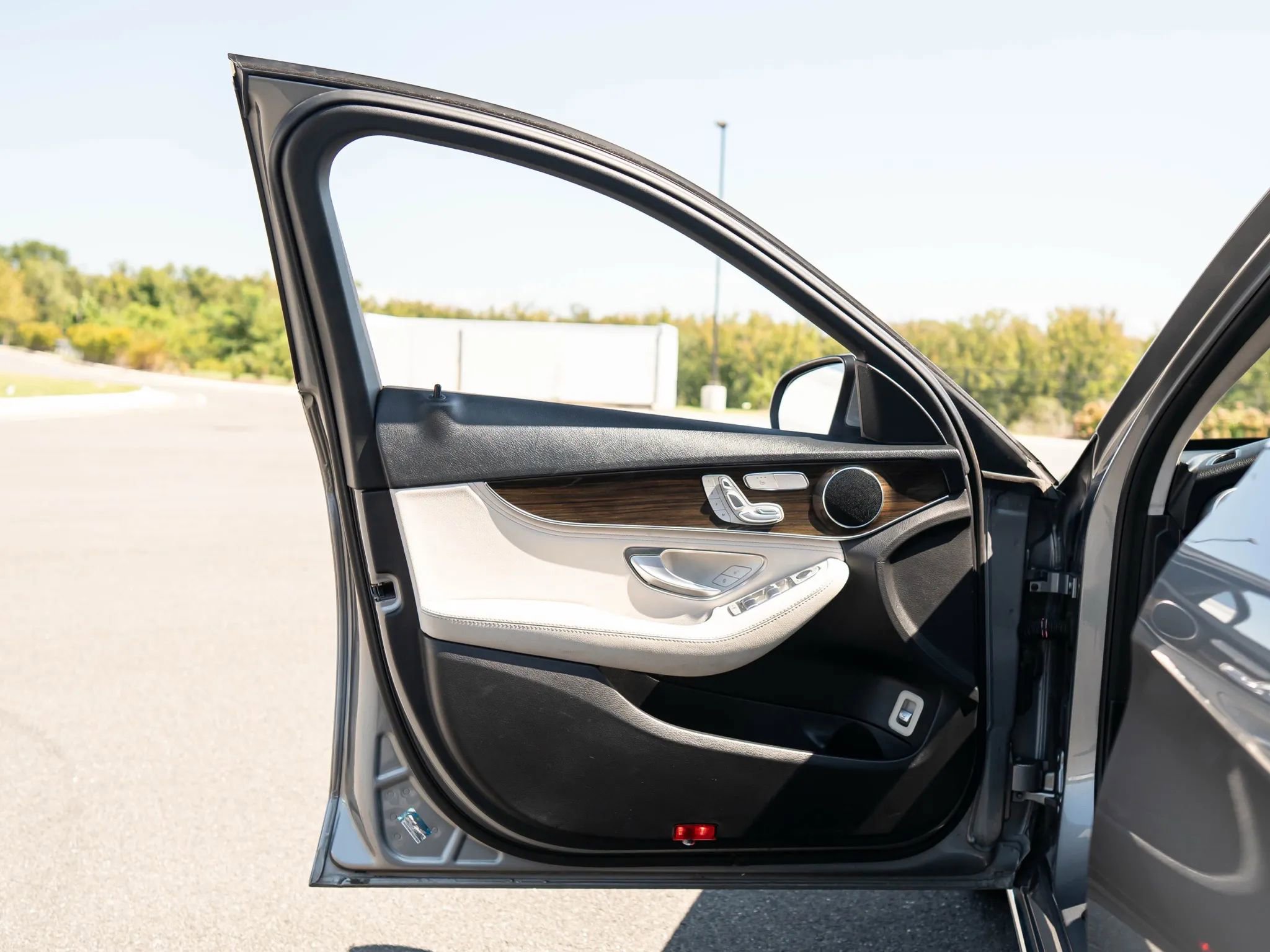 Used 2015 Mercedes-Benz C 300 Sedan image 43