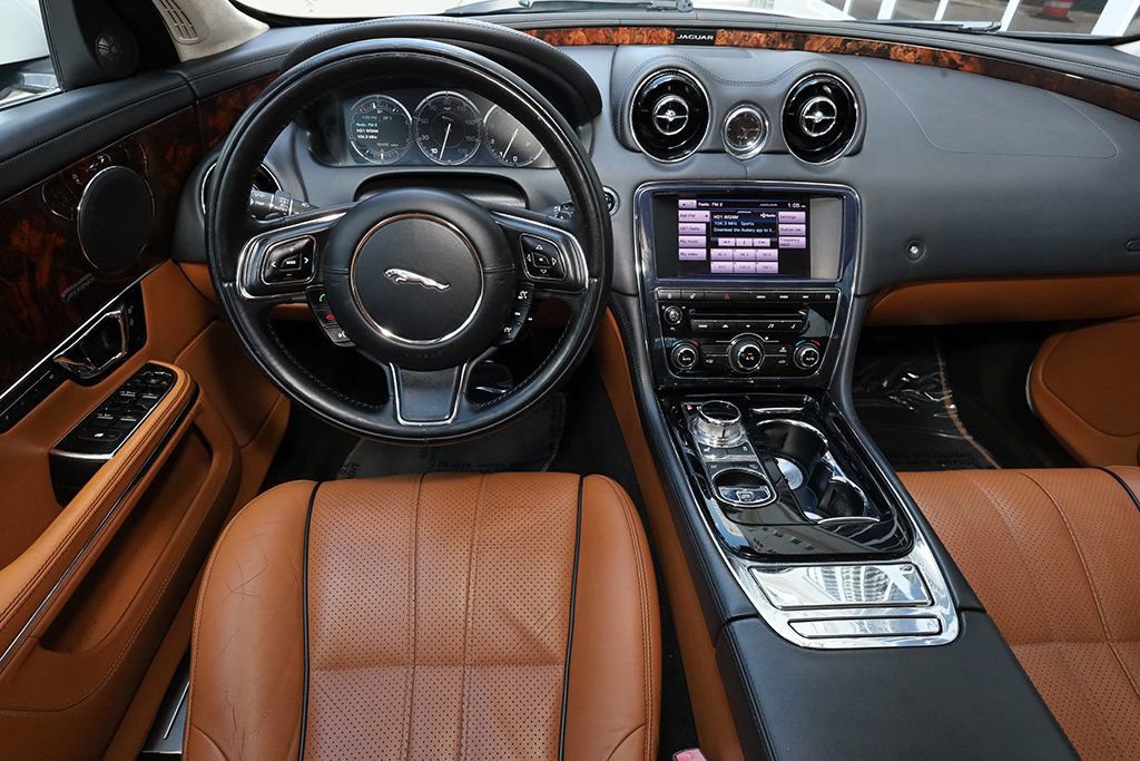 Used 2014 Jaguar XJ AWD image 9