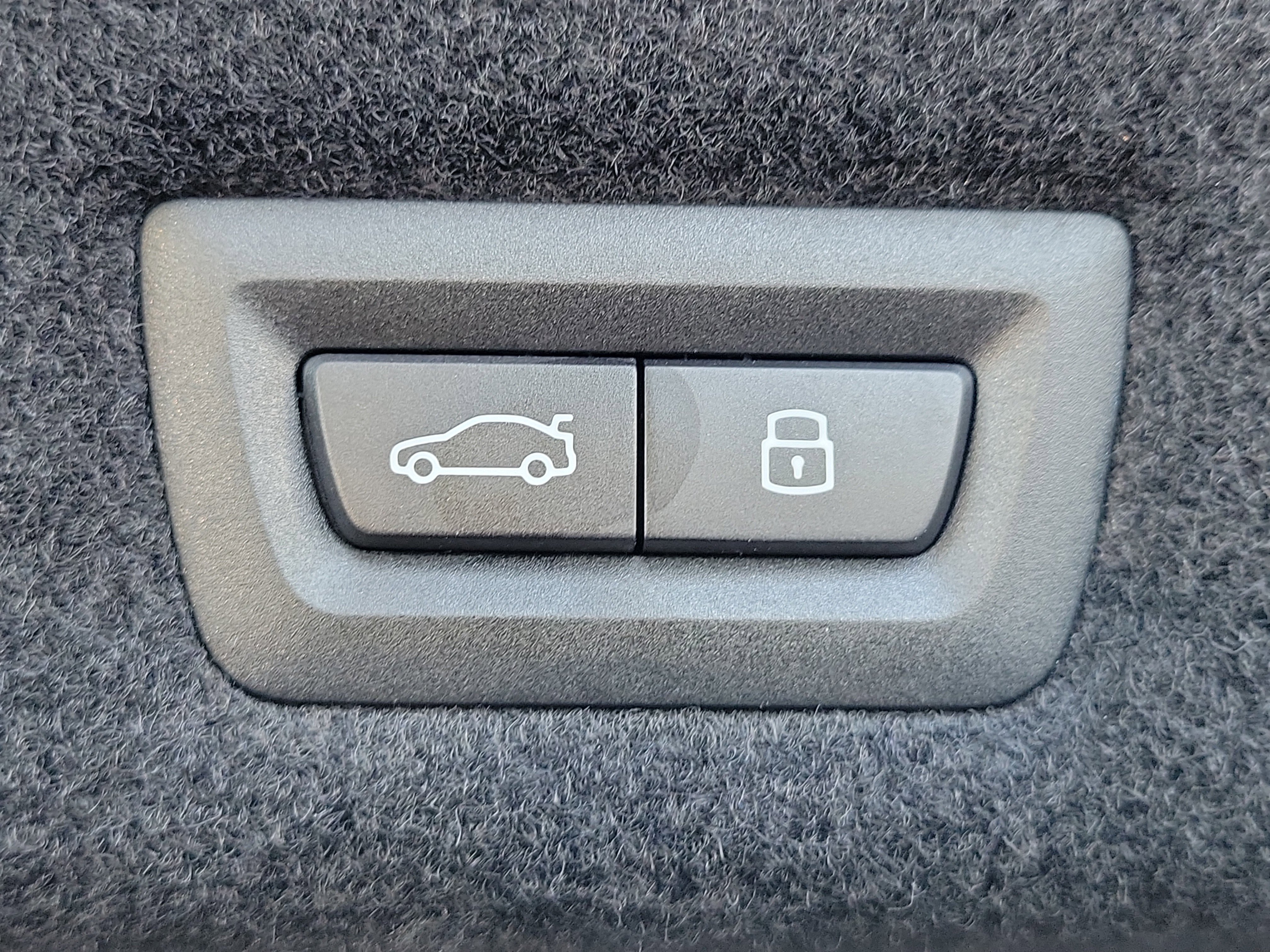 Used 2026 BMW i7 eDrive50 w/ M Sport Package image 8