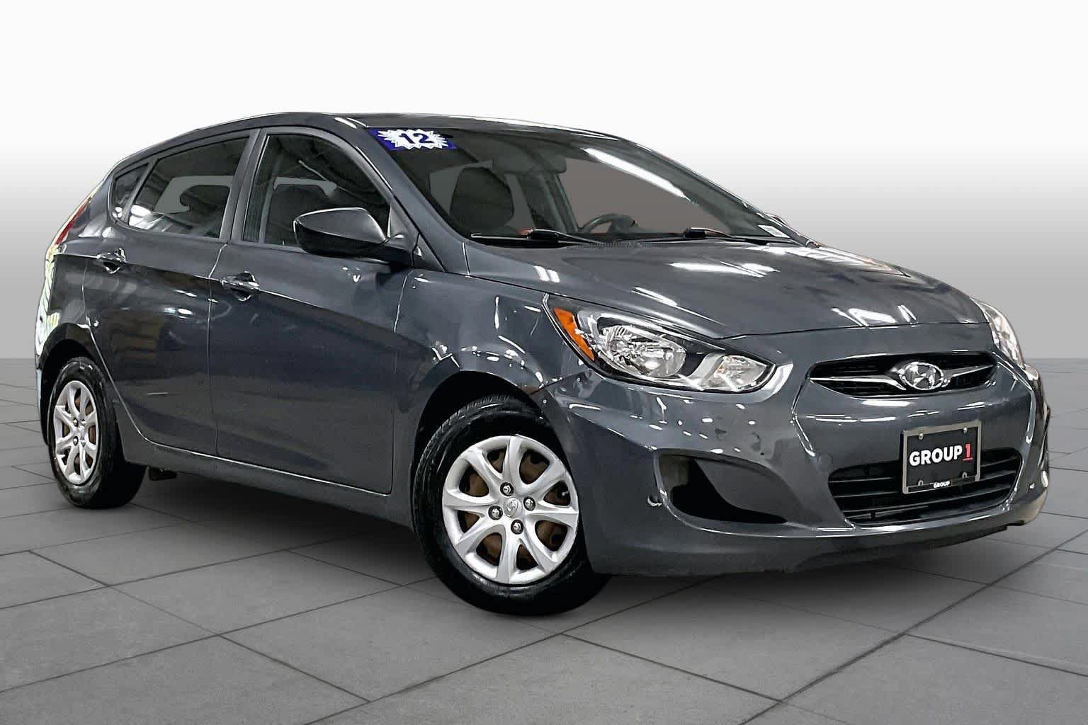 Used 2012 Hyundai Accent GS FWD image 3