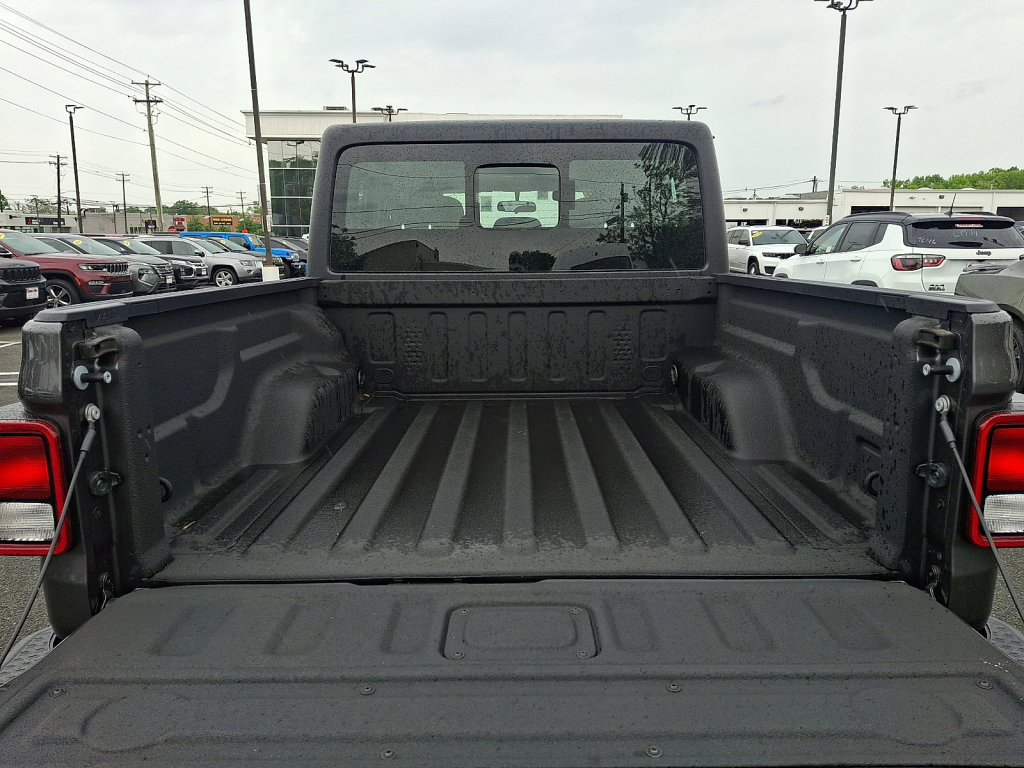 Used 2023 Jeep Gladiator Sport w/ Trailer Tow Package AWD/4WD image 18