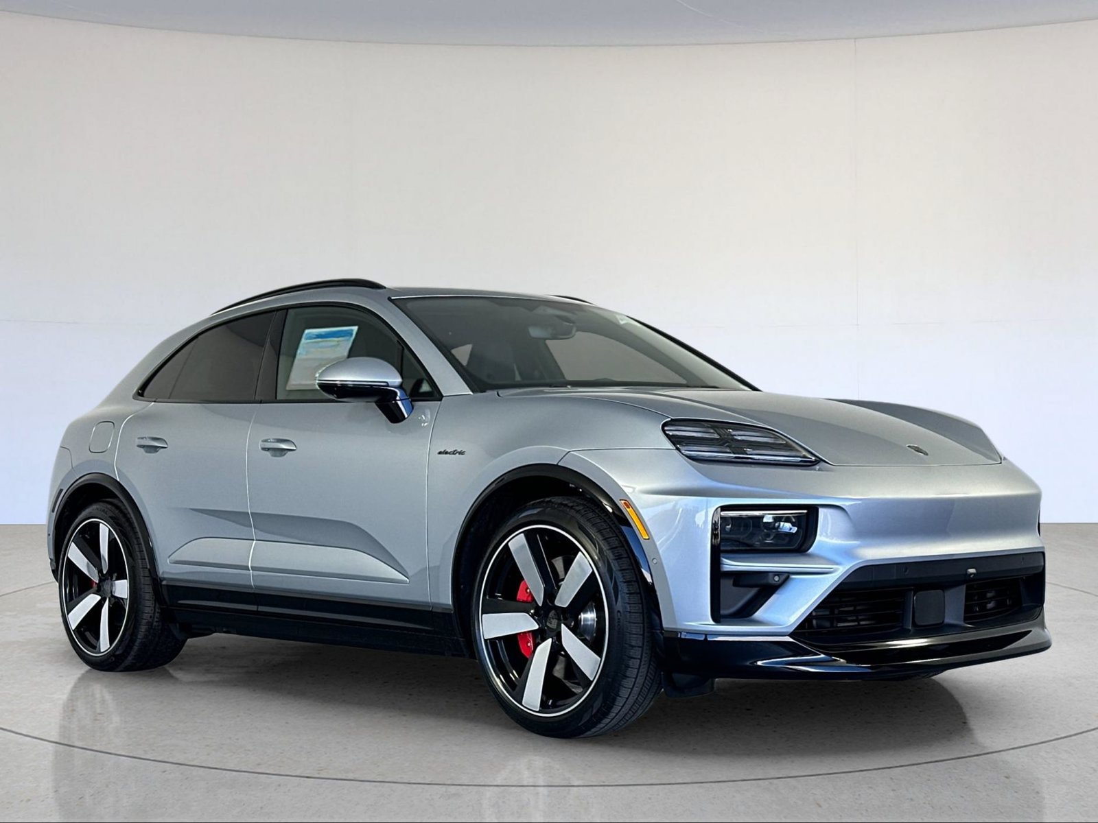 New 2026 Porsche Macan Turbo Electric AWD/4WD image 10