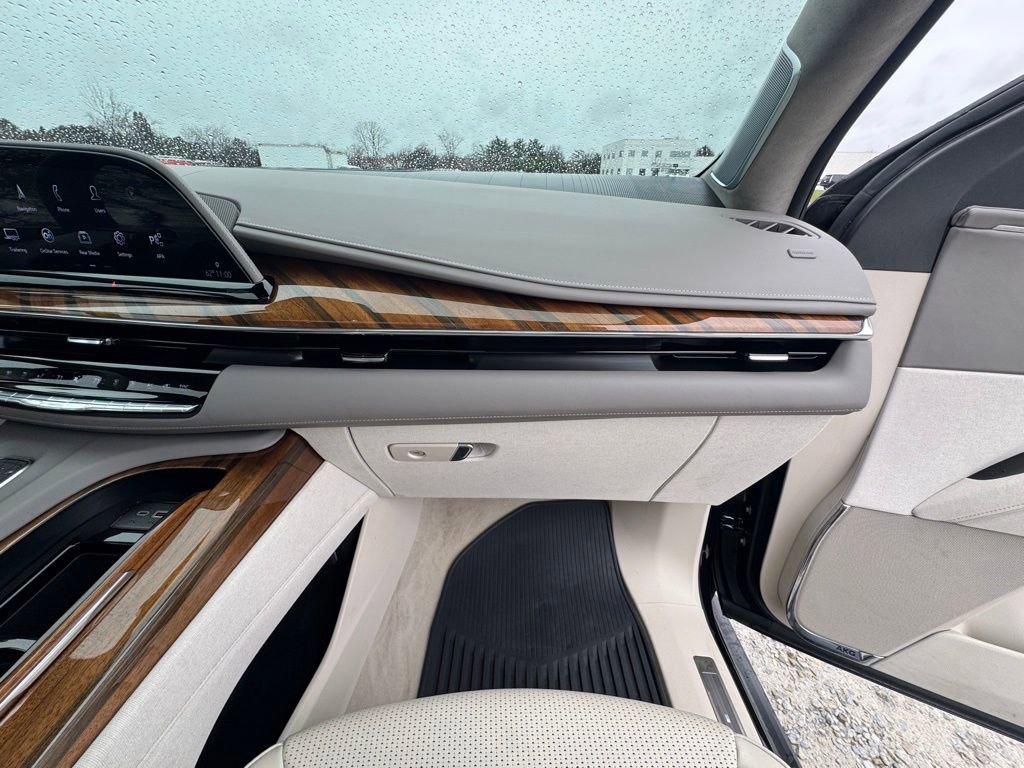 Used 2024 Cadillac Escalade ESV Sport Platinum w/ LPO, ONYX Package AWD/4WD image 29