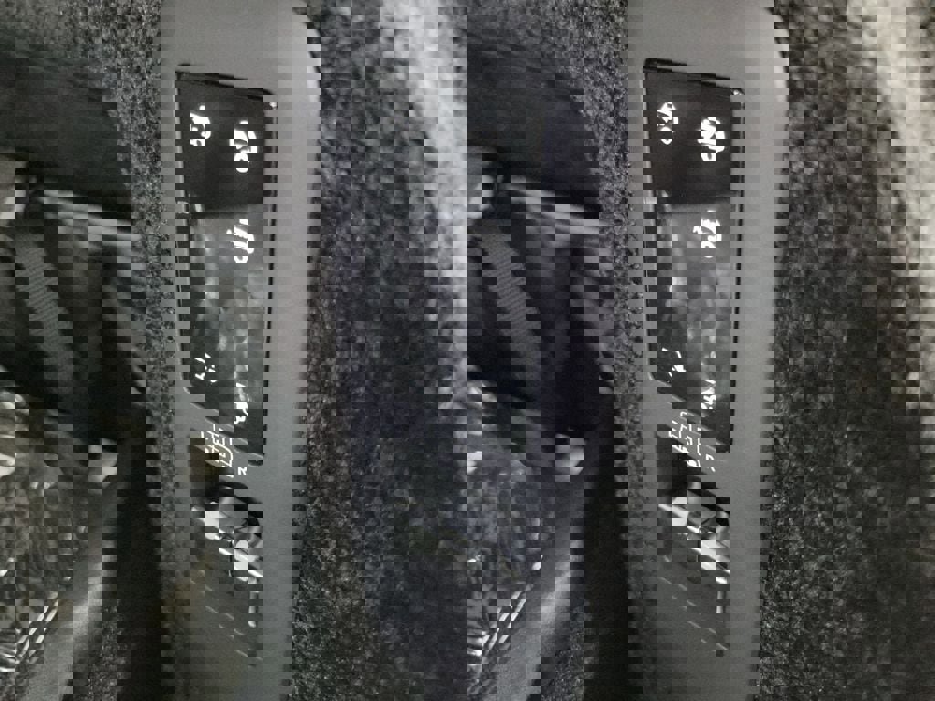 New 2026 Land Rover Range Rover SE image 30