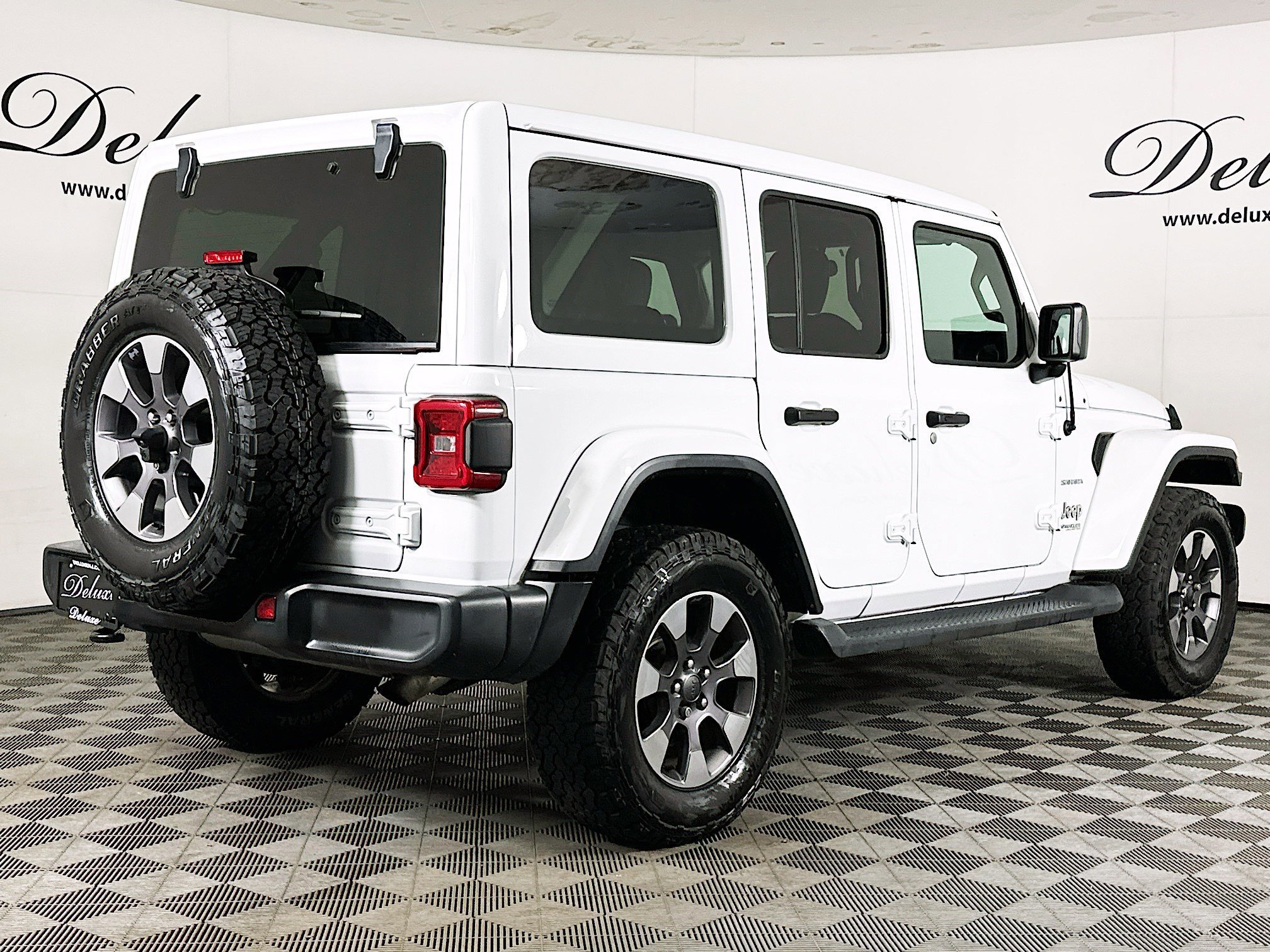 Used 2020 Jeep Wrangler Unlimited Sahara w/ LED Lighting Group AWD/4WD image 6