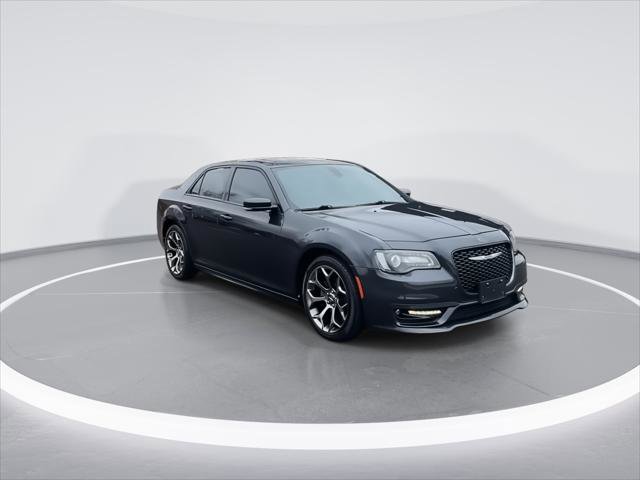Used 2018 Chrysler 300 S w/ 300S Premium Group image 2