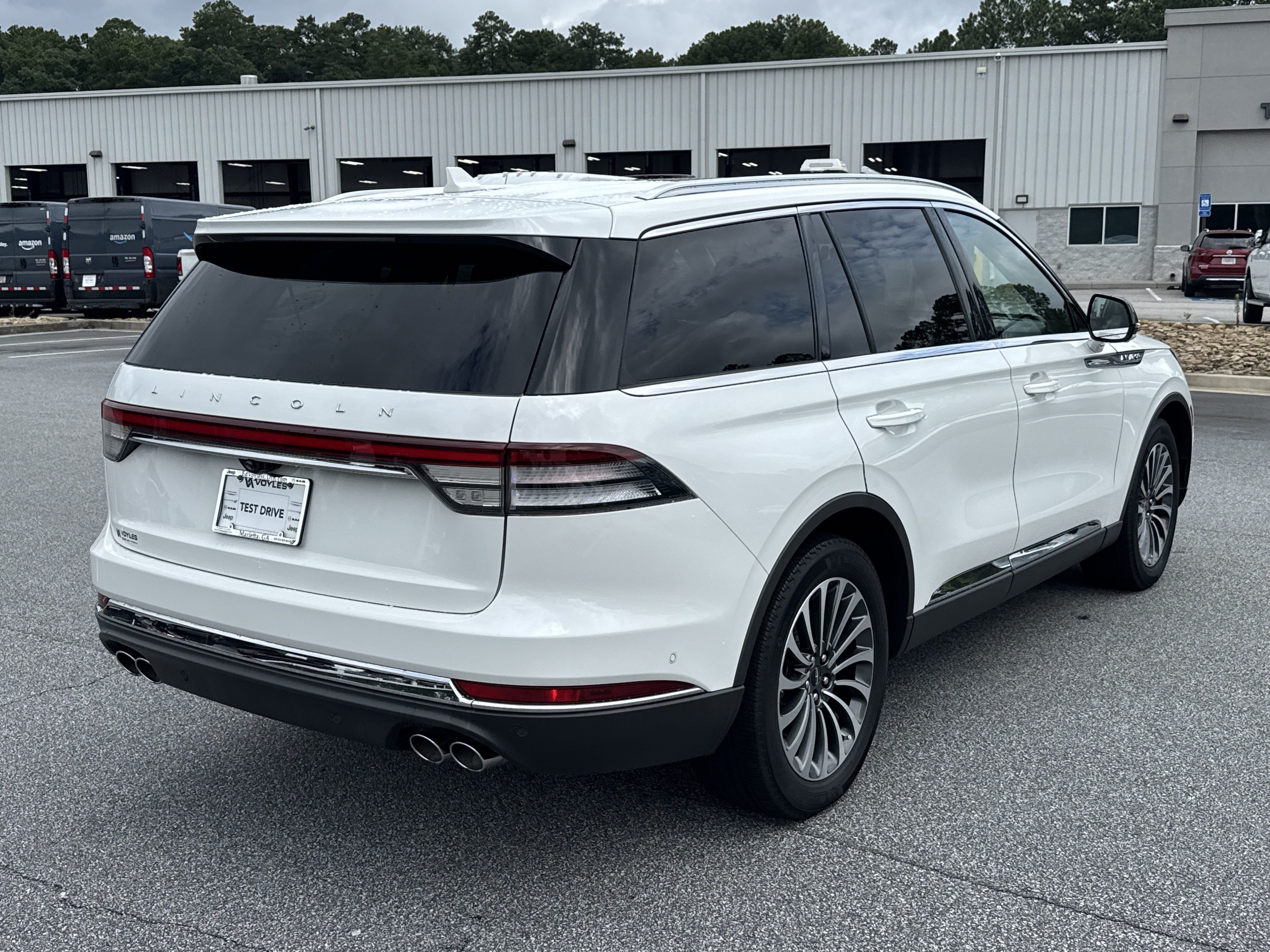 Used 2023 Lincoln Aviator Reserve w/ Equipment Group 201A RWD image 8