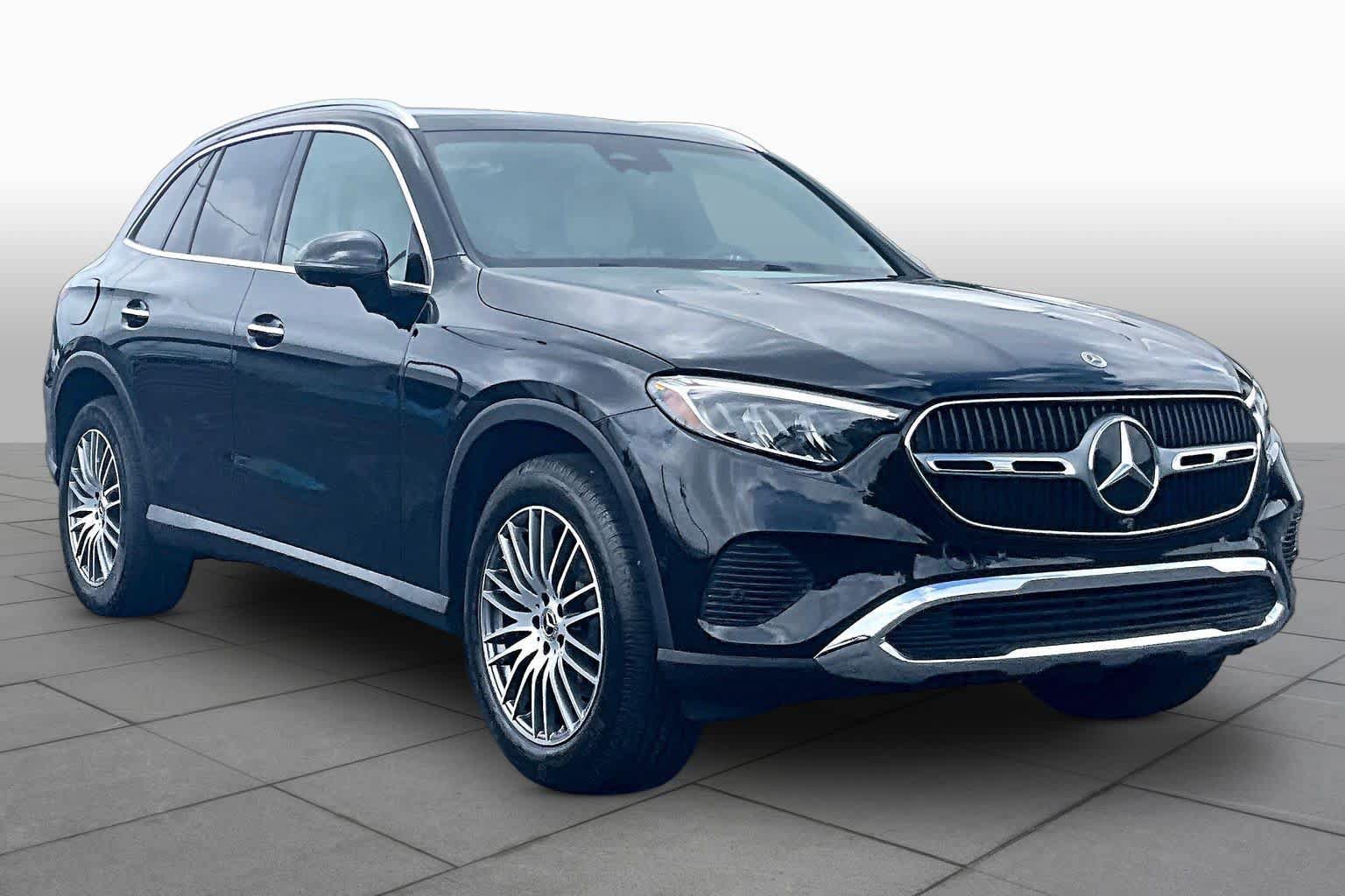 Used 2025 Mercedes-Benz GLC 300 image 3