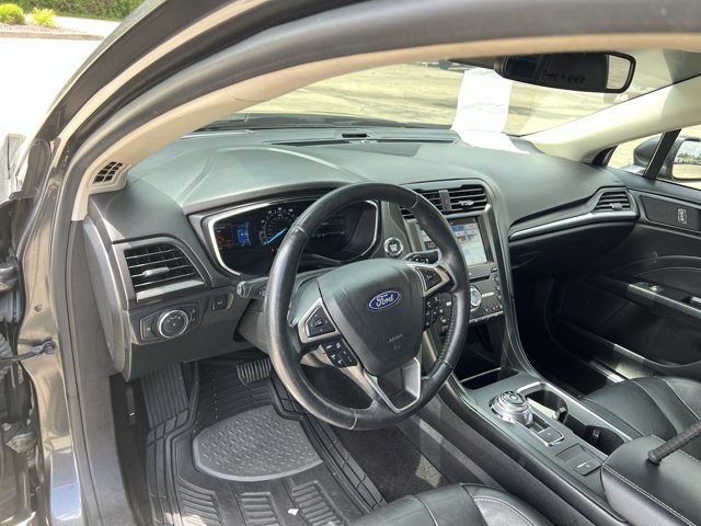 Used 2019 Ford Fusion Titanium FWD image 10