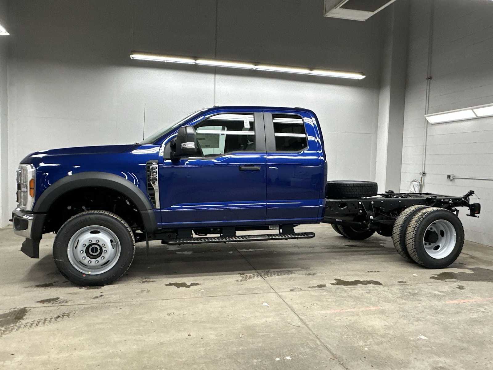 New 2026 Ford F450 XL w/ XL Chrome Package image 2