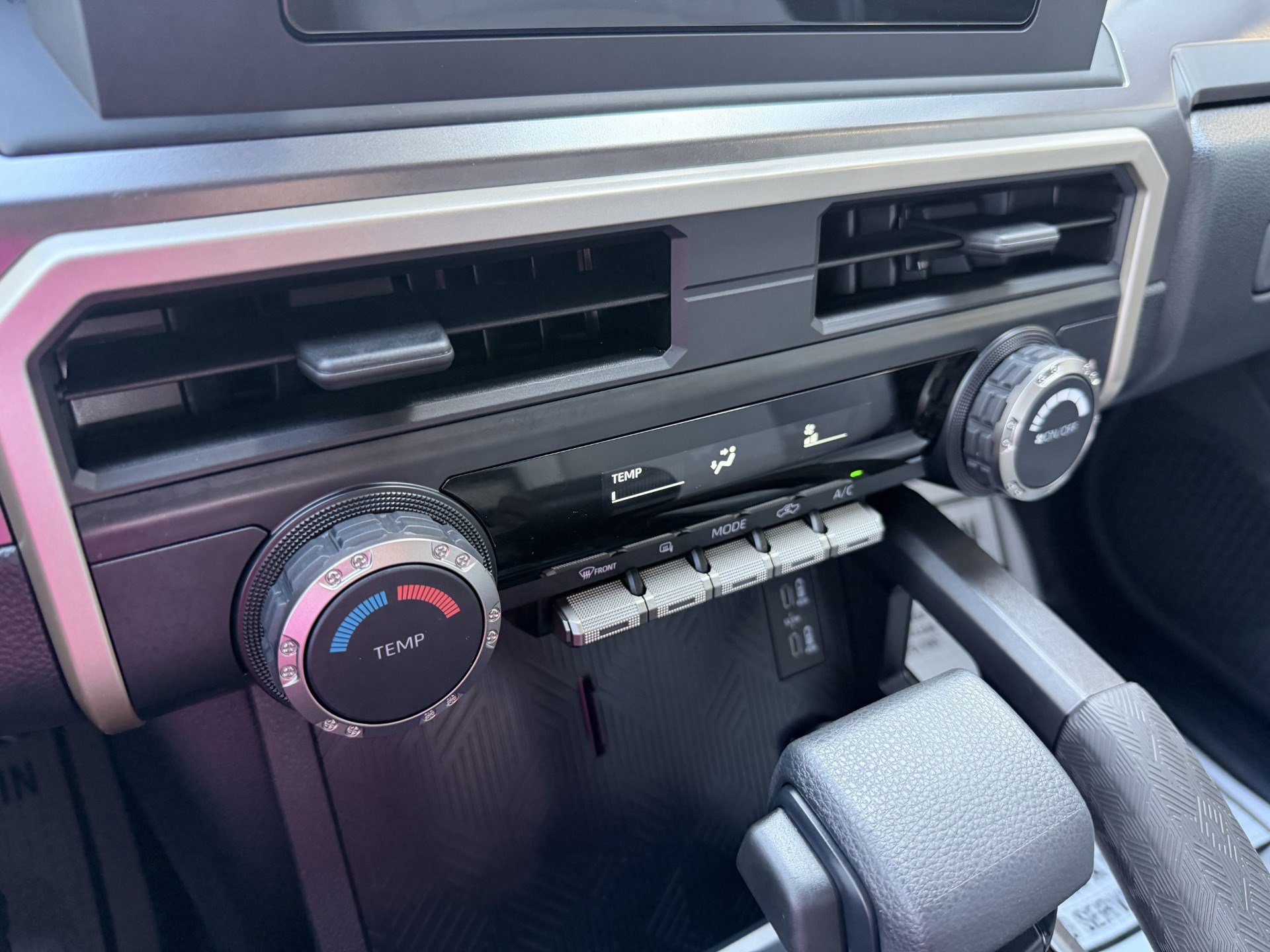 Used 2025 Toyota Tacoma SR5 image 15